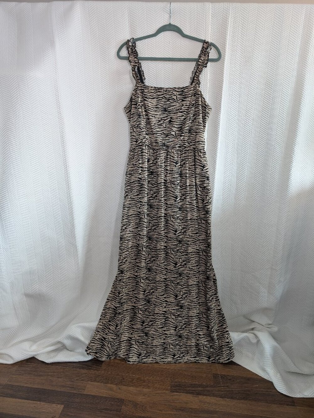 Luxology Beige Black Zebra Print Maxi Dress Smocked Back Pockets Size Large
